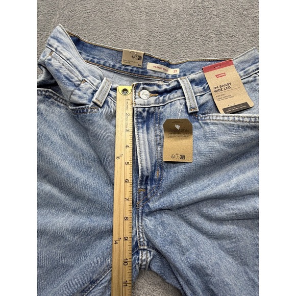 Levi's 94 Baggy Wide Leg Jeans Womens Measured 30x30 Blue Light Wash Distressed - Picture 4 of 9